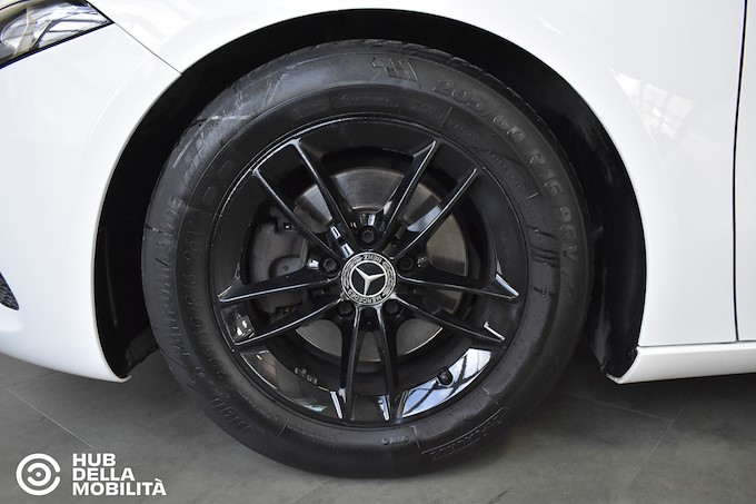 MERCEDES-BENZ A 160 d Business